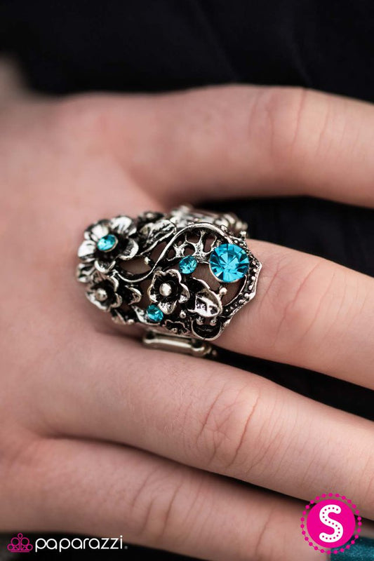 toss-the-bouquet-blue-p4wh-blxx-078xx