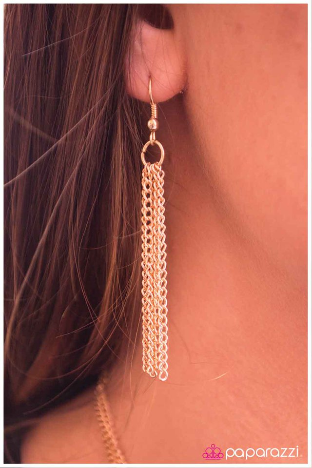 Paparazzi ♥ Golden Infringement - Gold ♥ Necklace