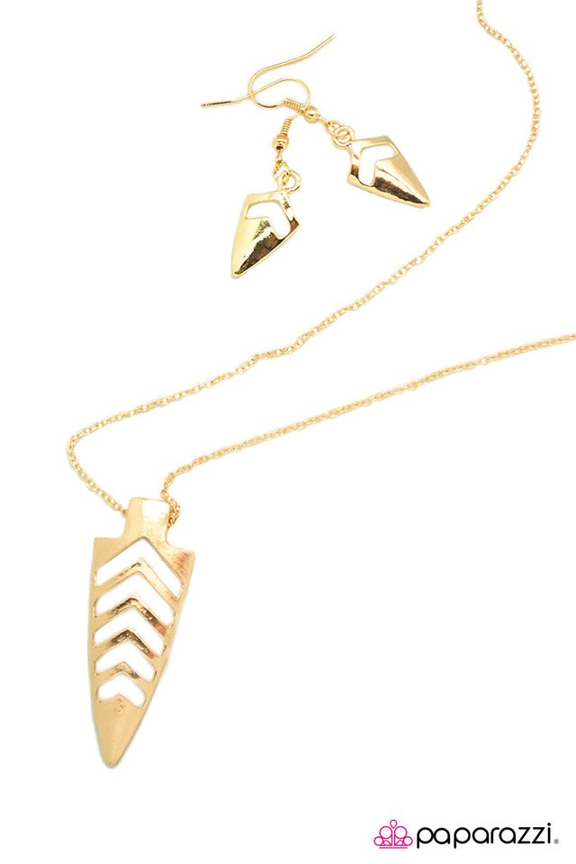 Paparazzi ♥ A Matter of Artifact - Gold ♥ Necklace