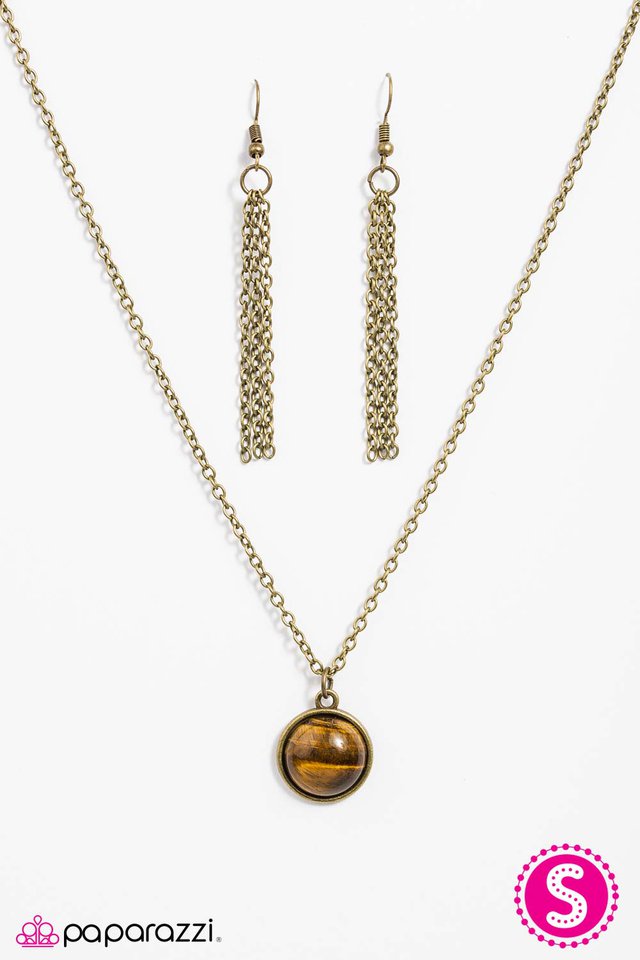 Paparazzi ♥ Give Me The Moon - Brass ♥ Necklace