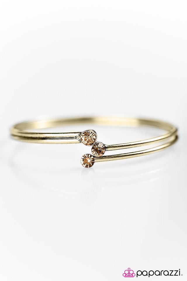 Paparazzi ♥ Starlight Sparkle - Brass ♥ Bracelet