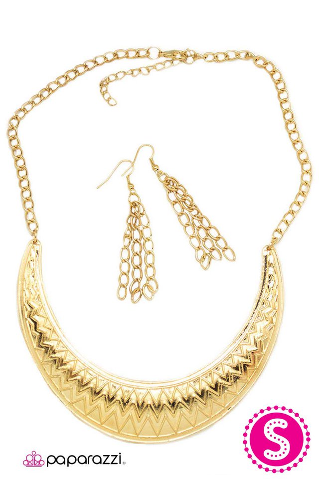 Paparazzi ♥ Gold Goddess - Gold ♥ Necklace