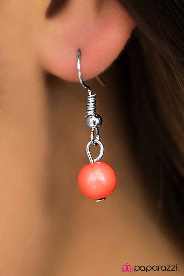 Paparazzi ♥ Modest Of Them All - Orange ♥ Necklace