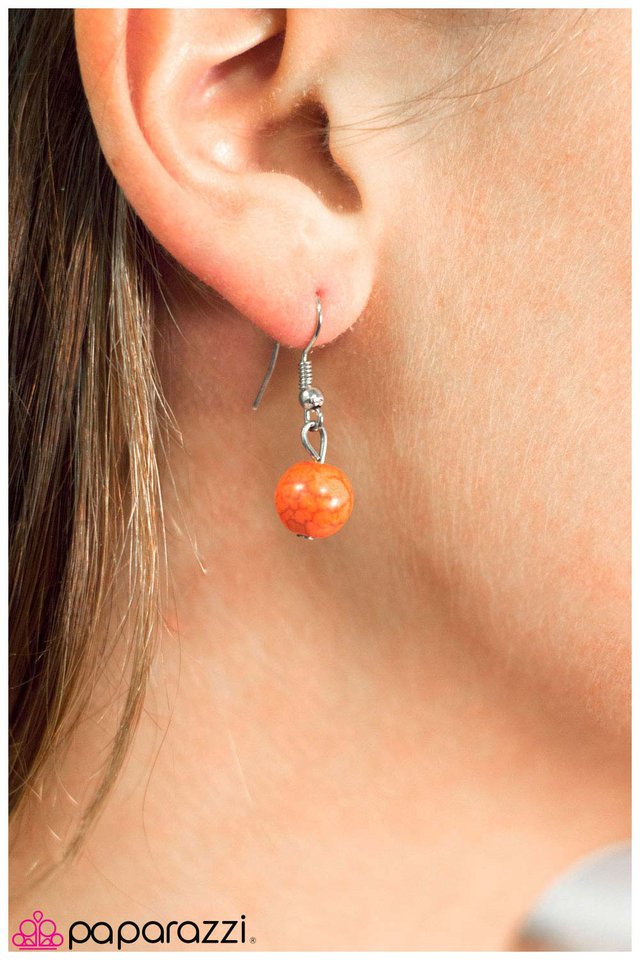 Paparazzi ♥ Down One Side and Up the Other - Orange ♥ Necklace