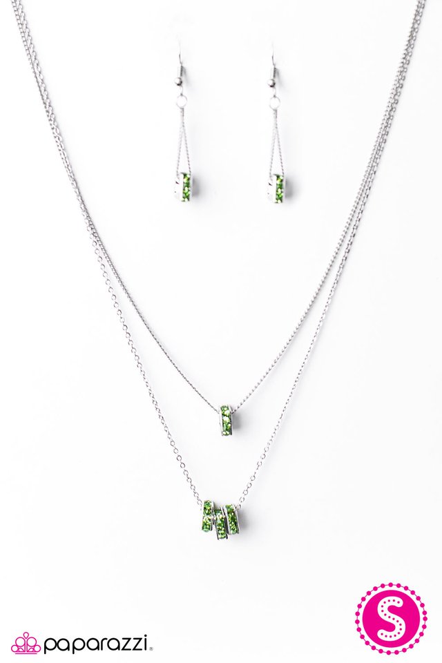 Paparazzi ♥ The Main Attraction - Green ♥ Necklace