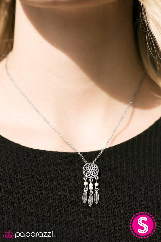 i-must-be-dreaming-white-p2se-wtxx-088uq