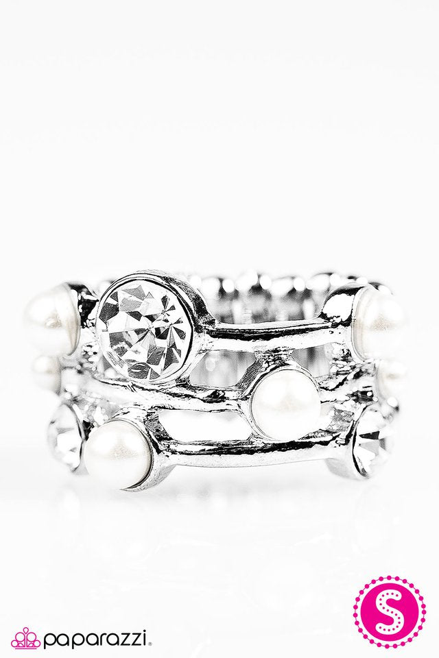 Paparazzi ♥ Take Me To The Symphony - White ♥ Ring