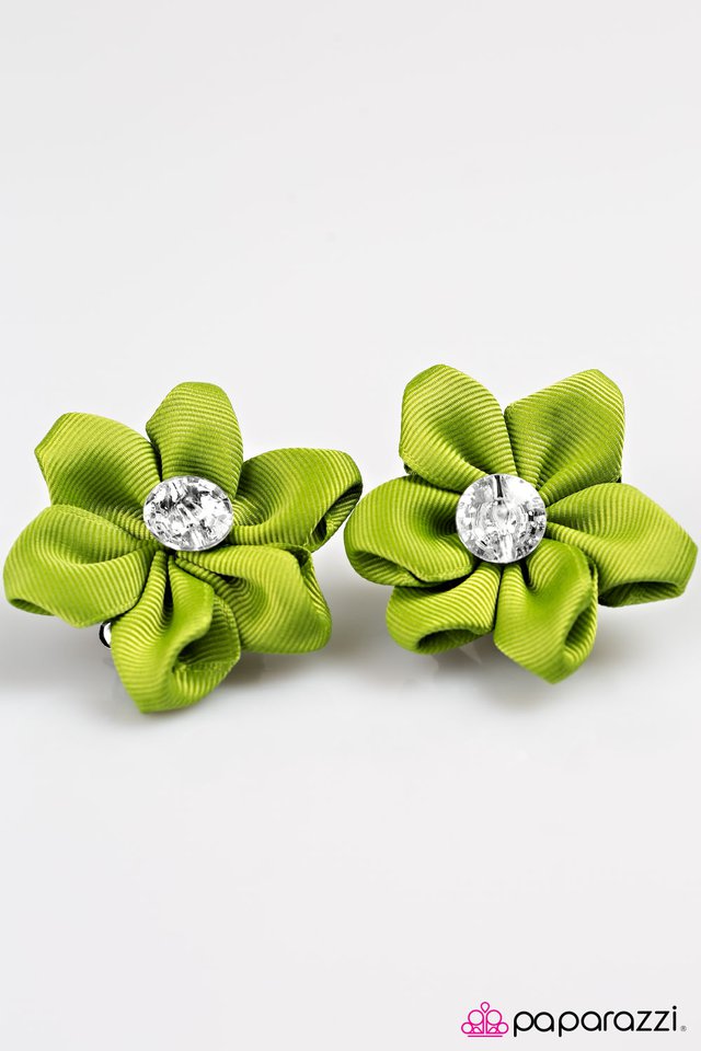Paparazzi ♥ A Tale of Two Daisies - Green ♥ Hair Clip