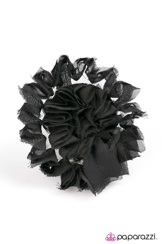 Paparazzi ♥ Perfect Day For A Picnic - Black ♥ Hair Clip