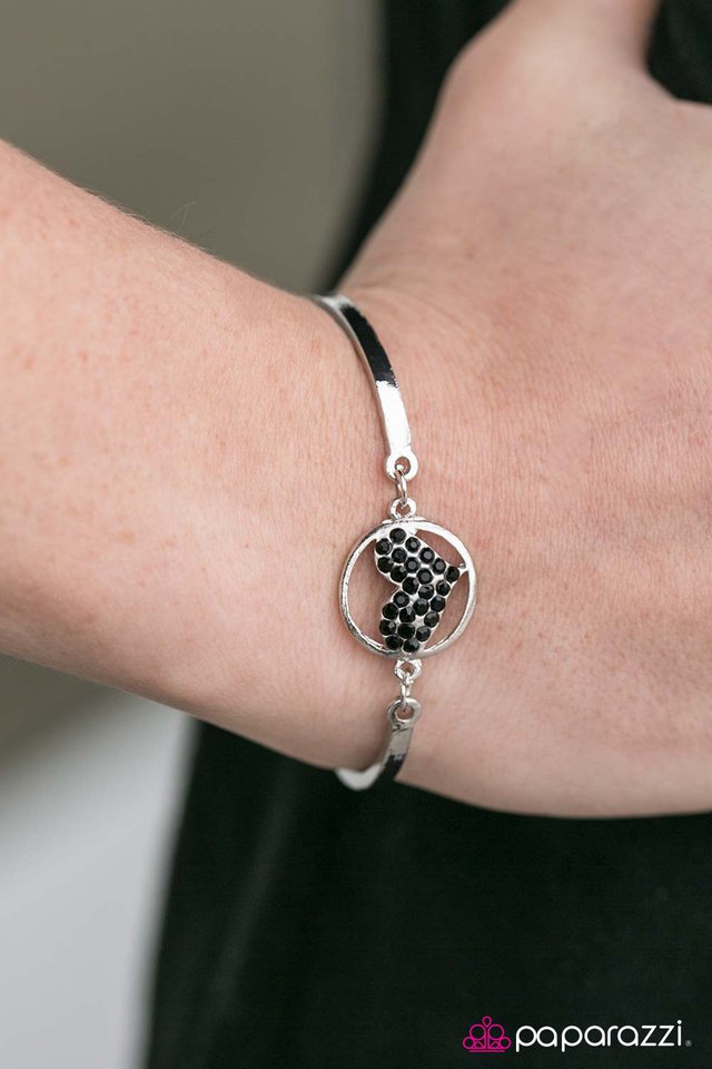 heart-knock-life-black-p9wh-bkxx-085xx