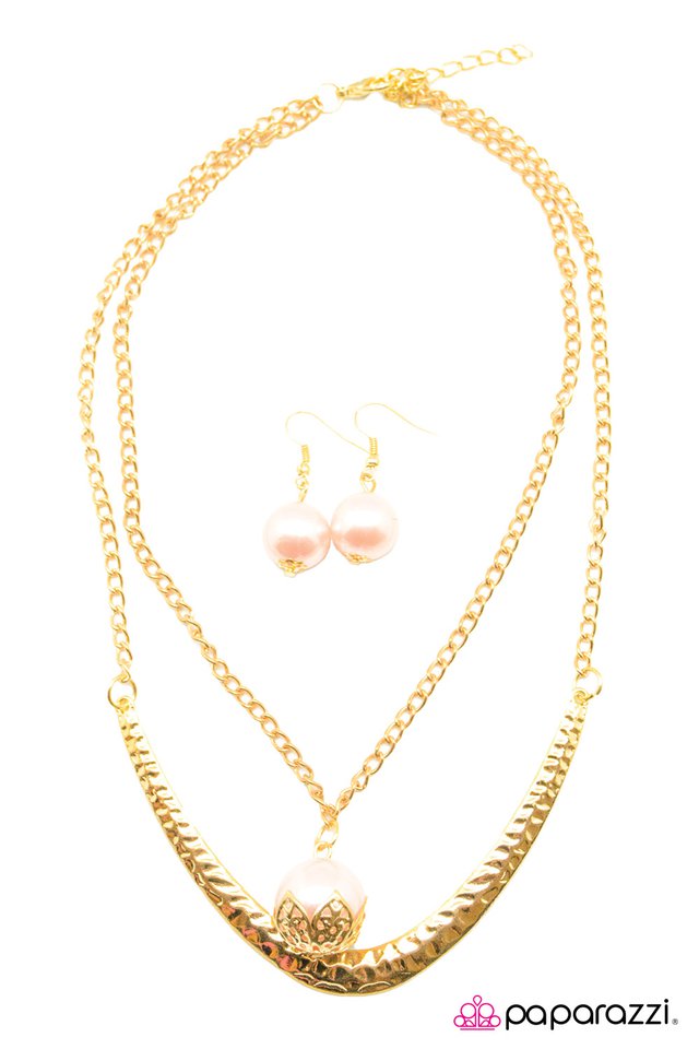 Paparazzi ♥ In the Knick of Time - Pink ♥ Necklace
