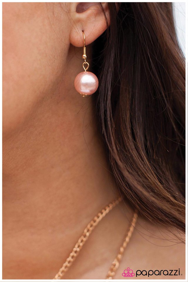 Paparazzi ♥ In the Knick of Time - Pink ♥ Necklace