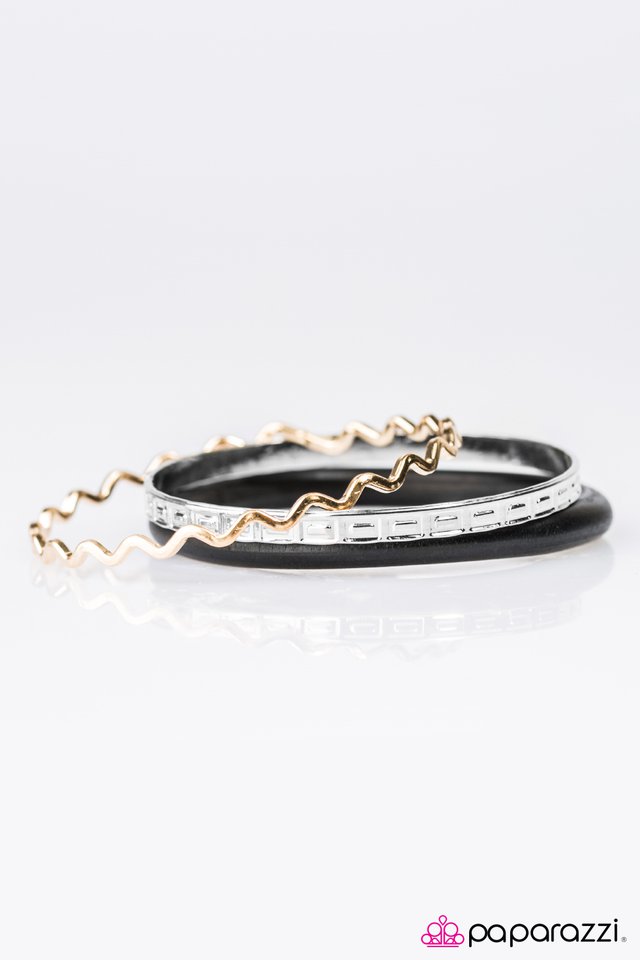 Paparazzi ♥ Go The Extra NILE - Multi ♥ Bracelet