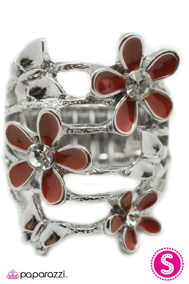 Paparazzi ♥ Exquisitely Effortless - Red ♥ Ring