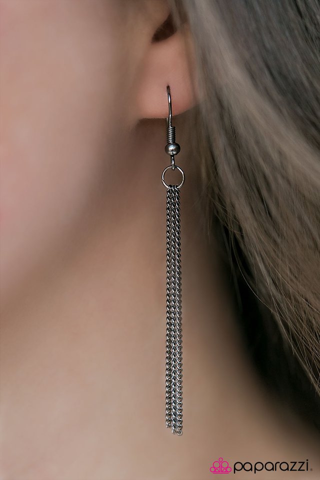 Paparazzi ♥ Bull-Headed - Black ♥ Necklace