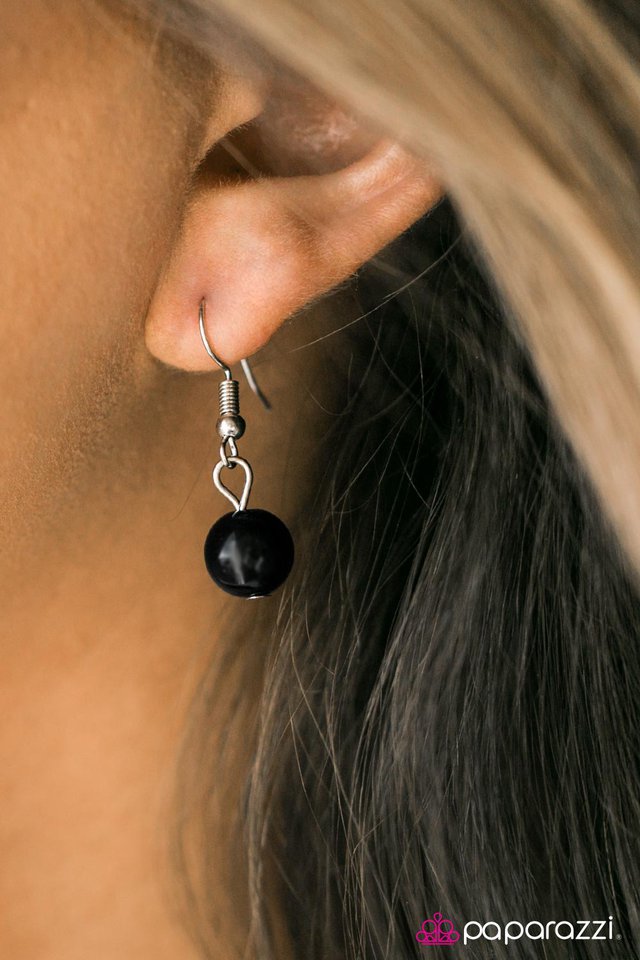 Paparazzi ♥ I Can SEA Clearly Now - Black ♥ Necklace