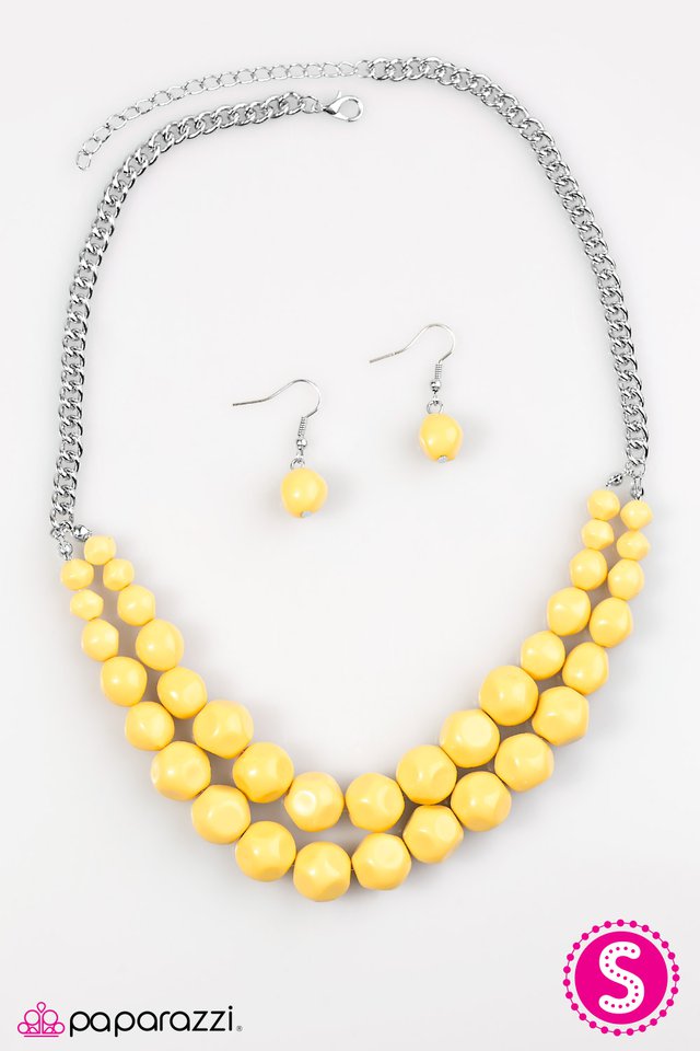 Paparazzi ♥ Parkview Picnic - Yellow ♥ Necklace