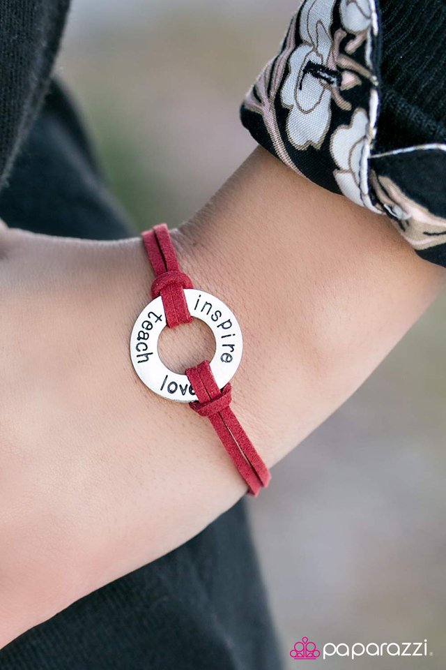 never-stop-dreaming-red-p9se-rdxx-080xx