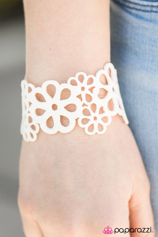 lifes-a-garden-white-p9ur-wtxx-017xx