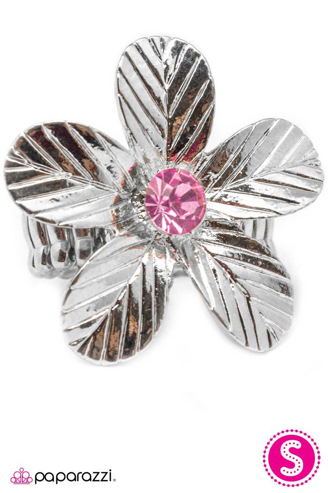 Paparazzi ♥ I Am an Island - Pink ♥ Ring