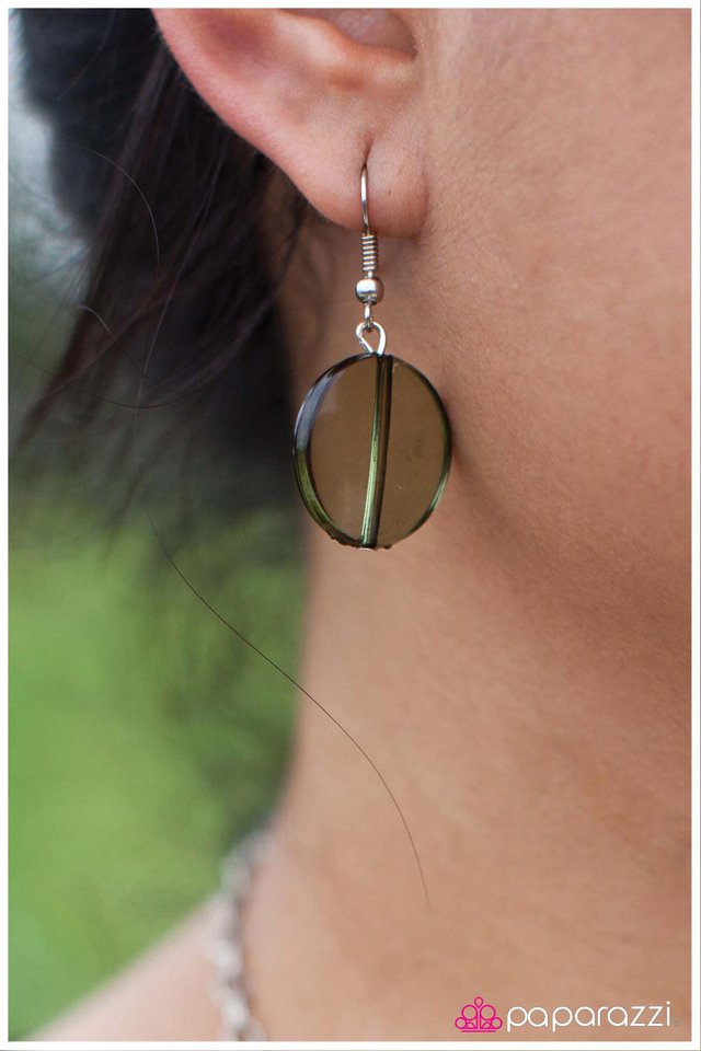 Paparazzi ♥ Going Green - Green ♥ Necklace