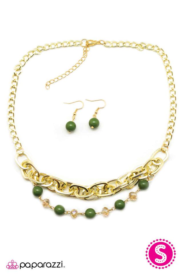 Paparazzi ♥ Luck Be a Lady - Green ♥ Necklace