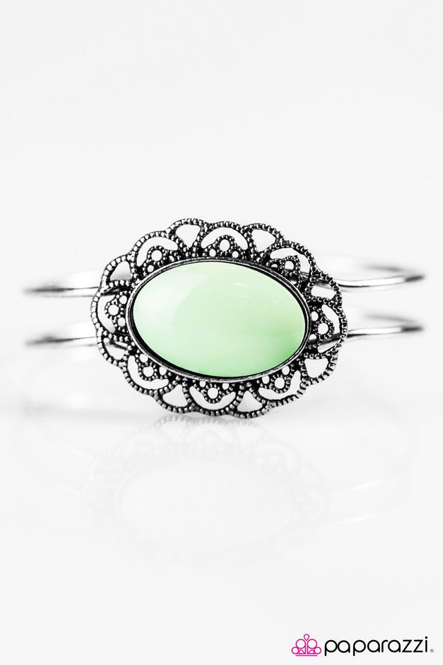 Paparazzi ♥ Vogue and Vintage - Green ♥ Bracelet