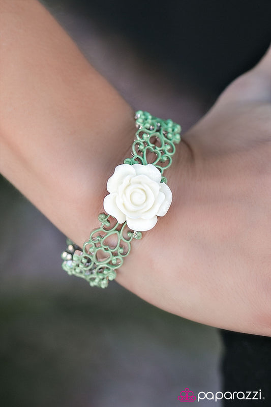 wonderland-tea-party-green-p9wh-grxx-077xx