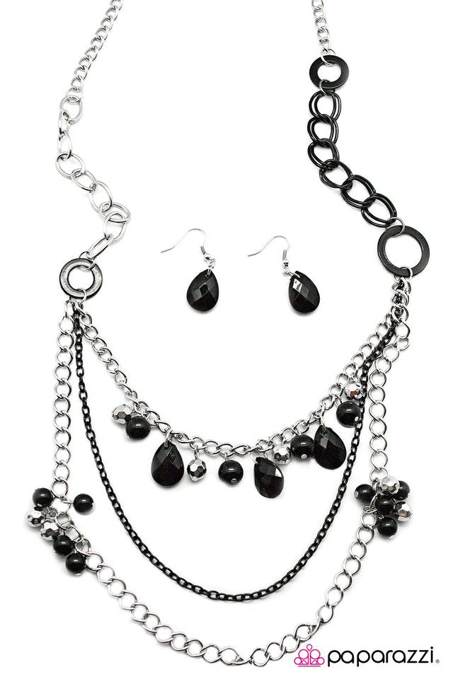 Paparazzi ♥ Chaotic Symmetry - Black ♥ Necklace