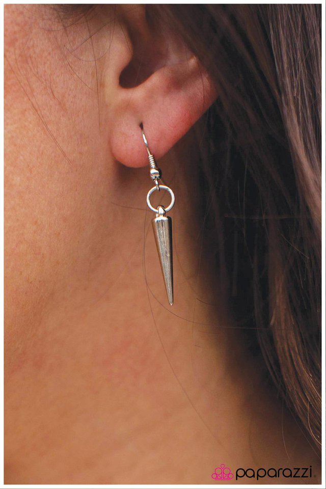 Paparazzi ♥ DeSpike What You Think - Black ♥ Necklace