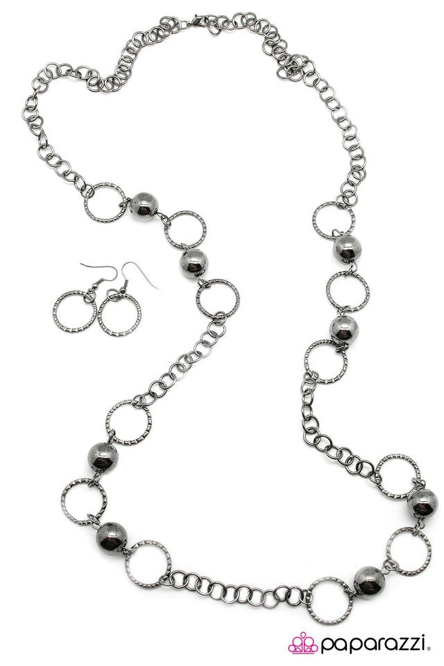 Paparazzi ♥ Mirage of Mystery - Black ♥ Necklace