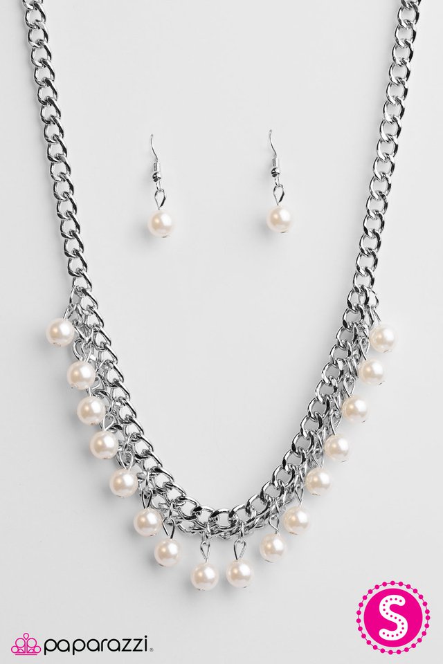 Paparazzi ♥ Unchained METAL-dy - White ♥ Necklace