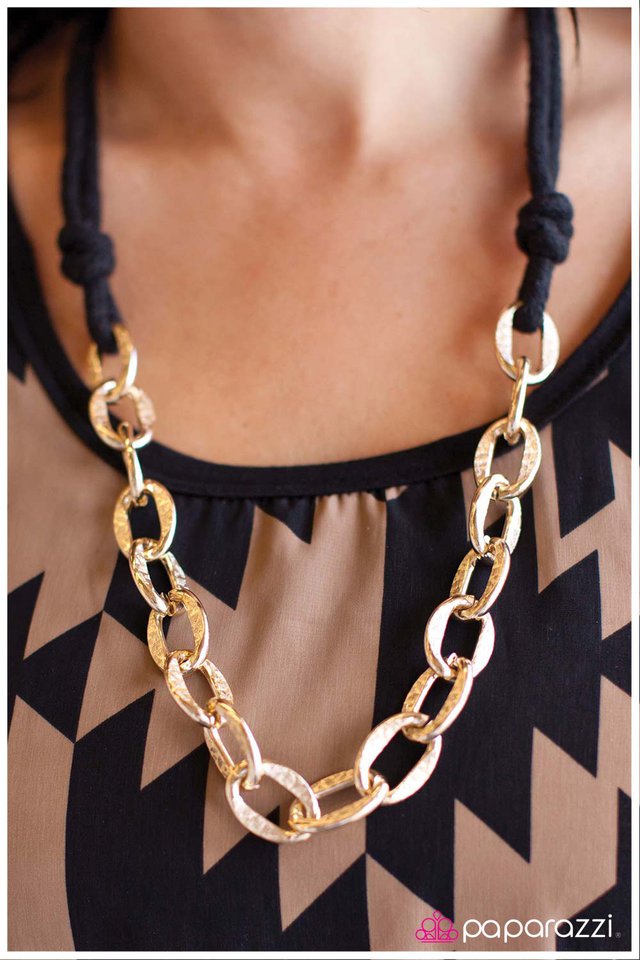last-but-knot-least-black/gold-p2in-bkgd-0001dl