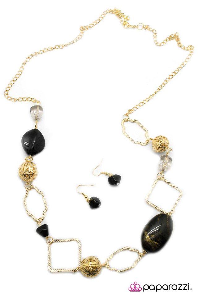 Paparazzi ♥ Ornately Onyx - Black ♥ Necklace