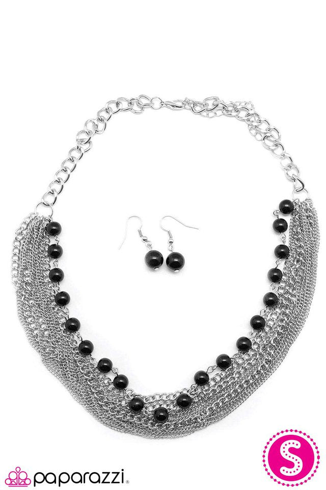 Paparazzi ♥ Stranded - Black ♥ Necklace