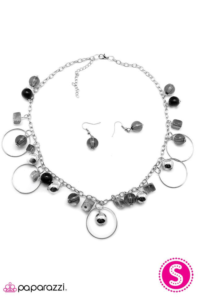 Paparazzi ♥ Fade to Black - Black ♥ Necklace