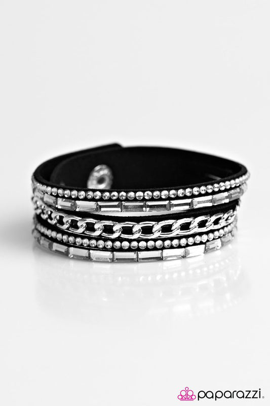 Paparazzi ♥ Front Row Fabulous - Black ♥ Bracelet