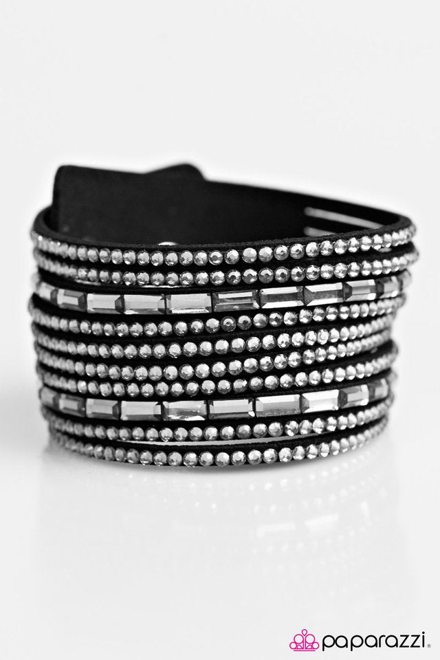 Paparazzi ♥ Name Your Price - Black ♥ Bracelet