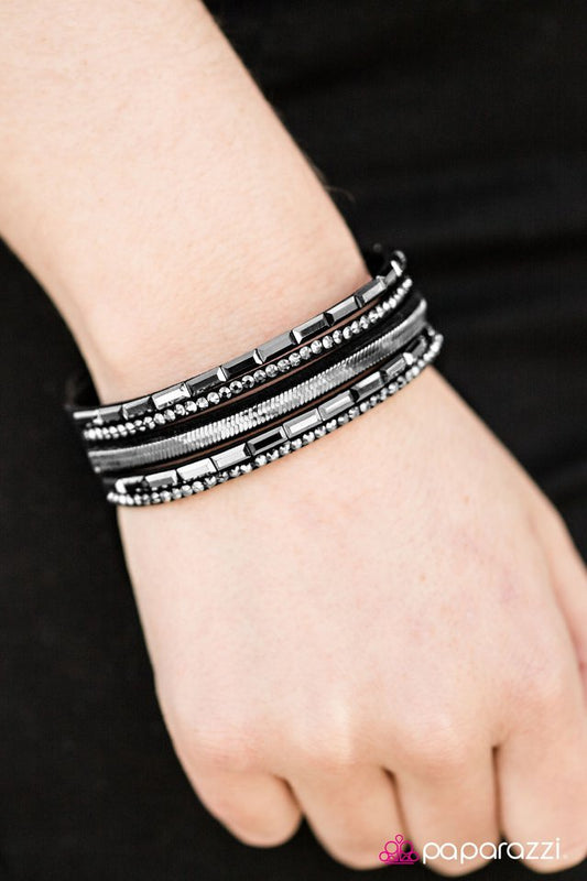 hit-the-lights-black-p9di-urbk-041xx