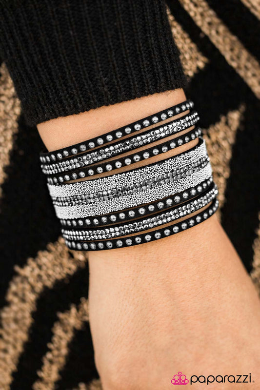 full-sparkle-ahead-black-p9di-urbk-044xx