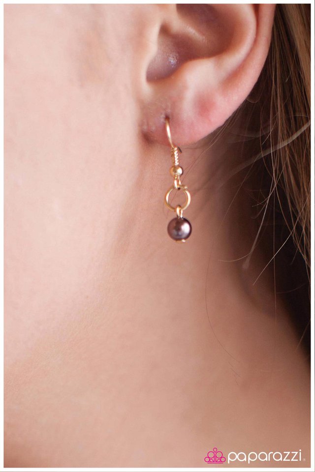 Paparazzi ♥ Thrown for a Loop - Brown ♥ Necklace