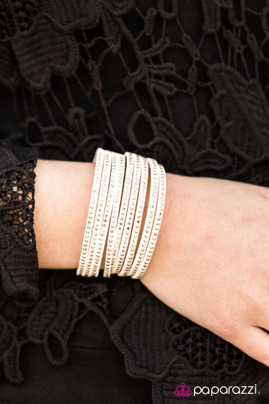 rebel-romance-gold/white-p9di-urgd-001xx