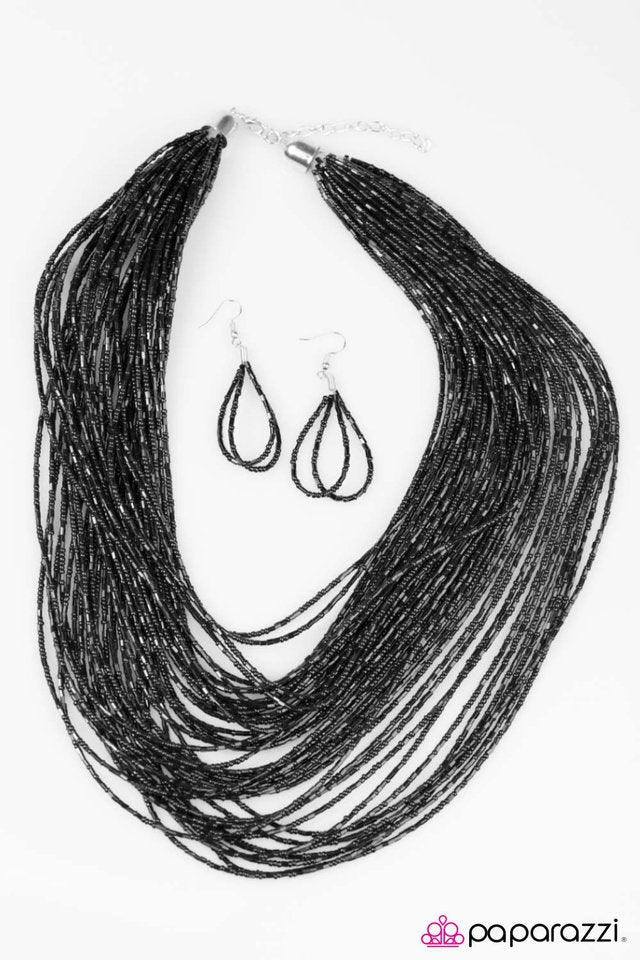 Paparazzi ♥ Ice Storm - Black ♥ Necklace