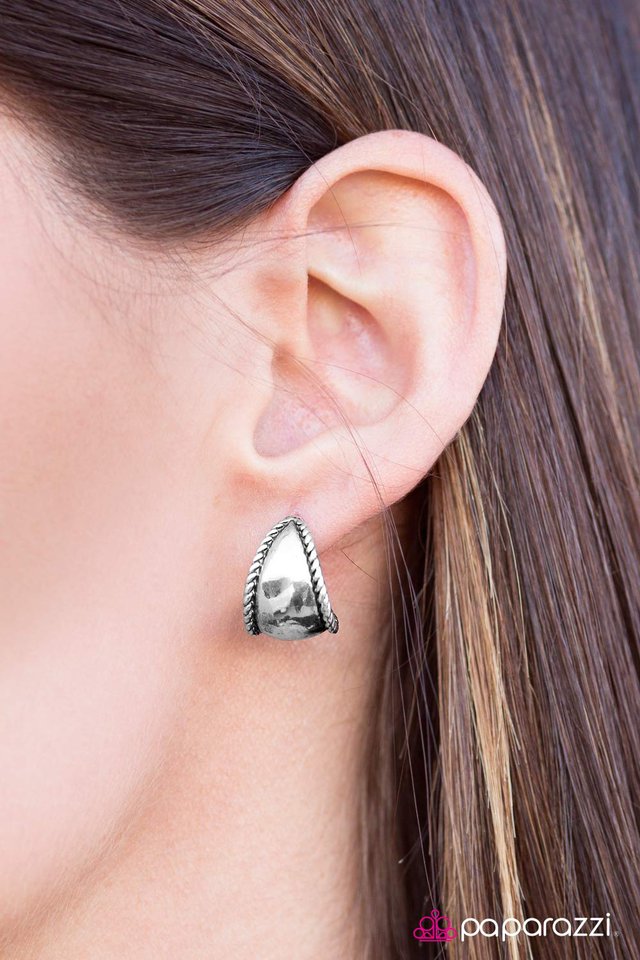 with-bells-on-p5po-svxx-072xx