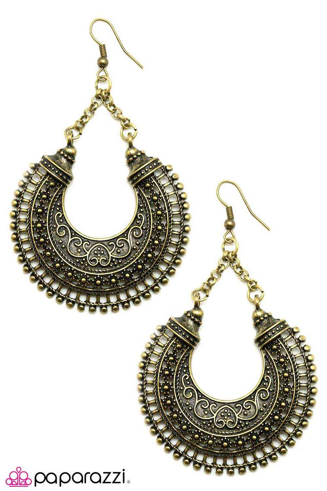 Paparazzi ♥ Bollywood Bound - Brass ♥ Earrings