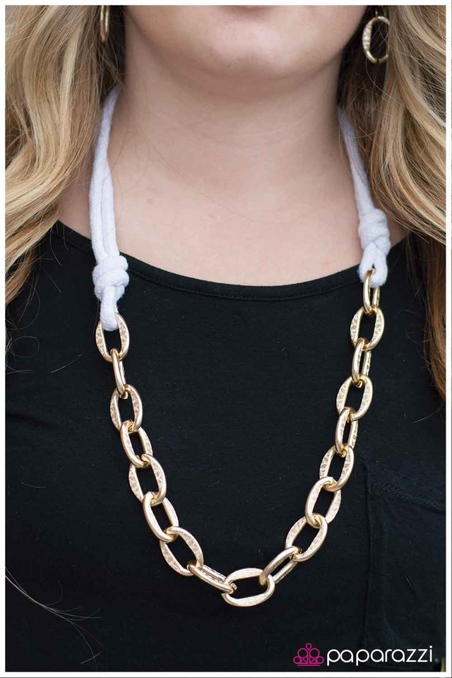last-but-knot-least-white/gold-p2in-wt-001xx