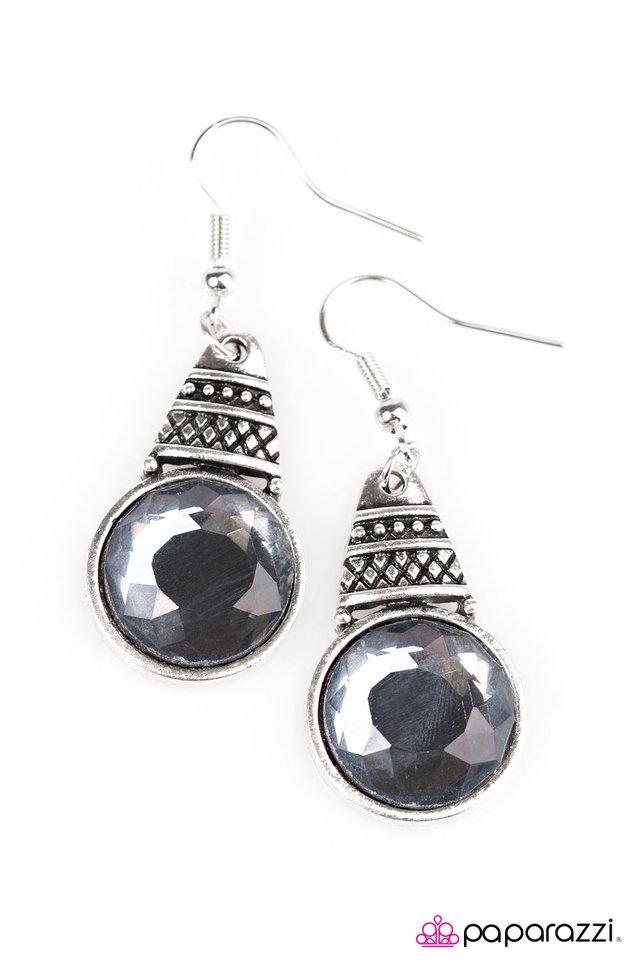 Paparazzi ♥ A Touch Of GLASS ♥ Earrings