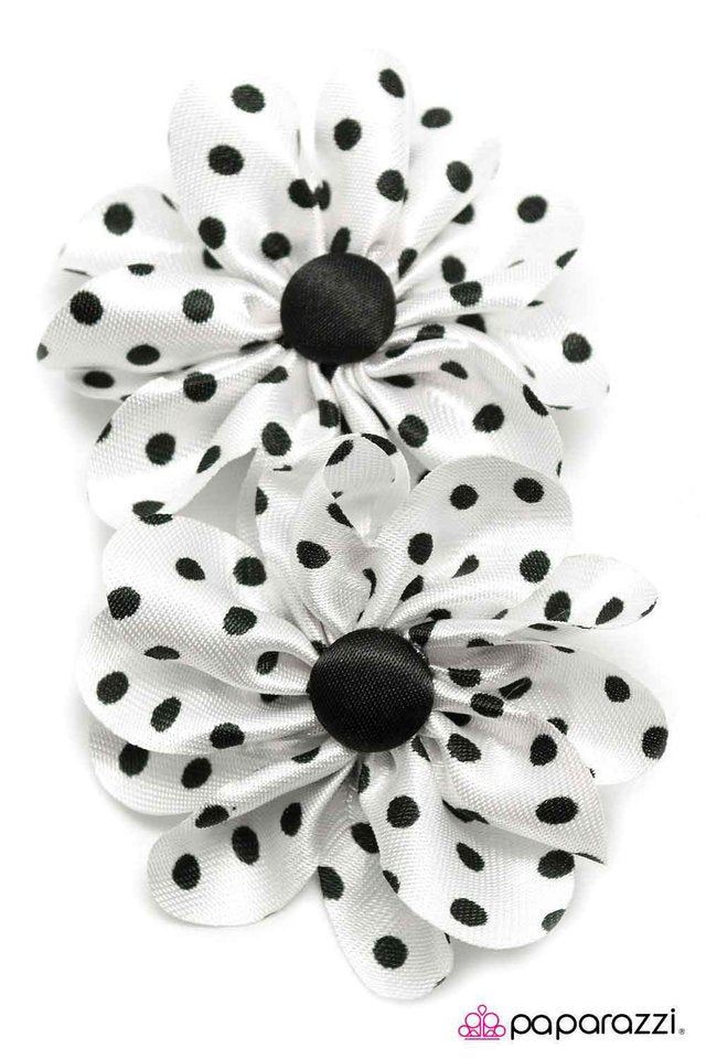 Paparazzi ♥ The Perfect Pair - Black ♥ Hair Clip
