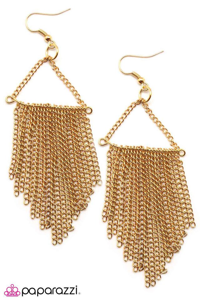 Paparazzi ♥ Pulling My Chain - Gold ♥ Earrings