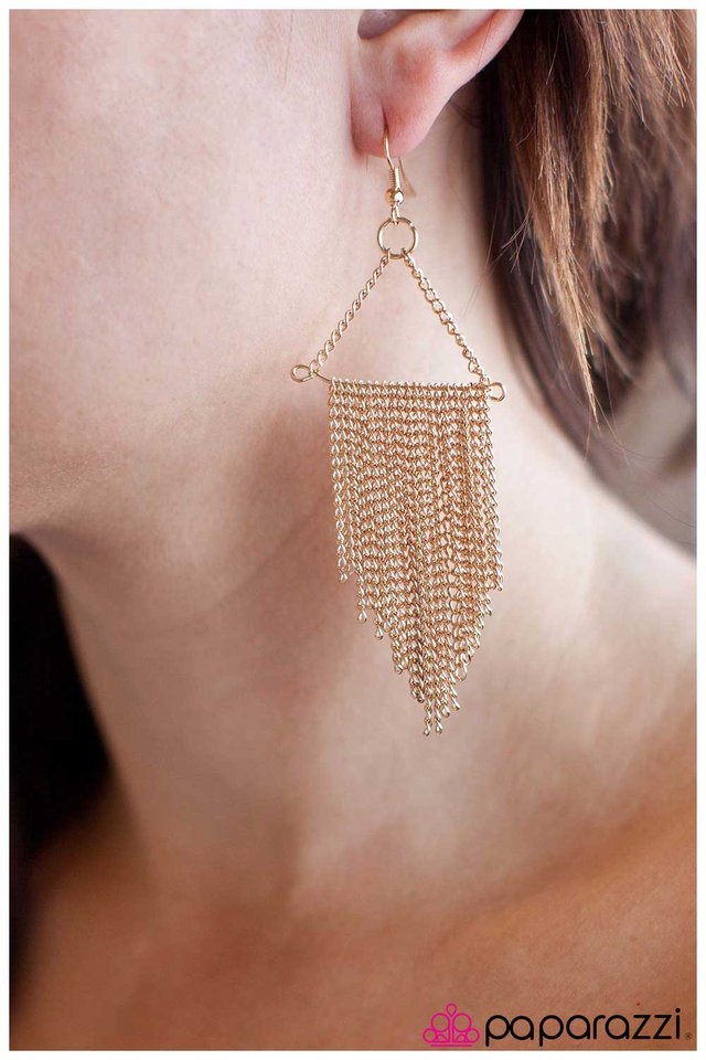 pulling-my-chain-gold-p5se-gdxx-001ab